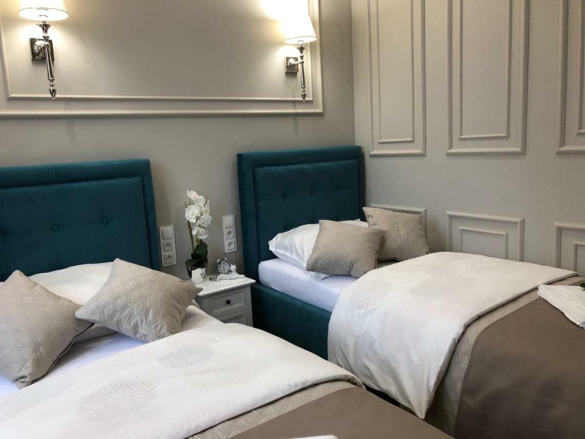 Family & Business Sauna Apartments Plac Wolnosci Centrum Downtow, - Piekny Apartament - 5 Bedroom With Private Sauna, Bath With Hydromassage, Parking, Catering Options Kielce Extérieur photo